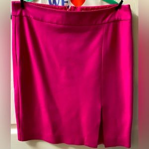 Trina Turk sexy pink pencil skirt with slit, Size 6